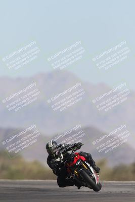 media/Oct-26-2025-Race Pace (Sun) [[c1447ca738]]/Non Verified (1st 20 Minutes of every Hour)/4-Turn 14 (1110am)/